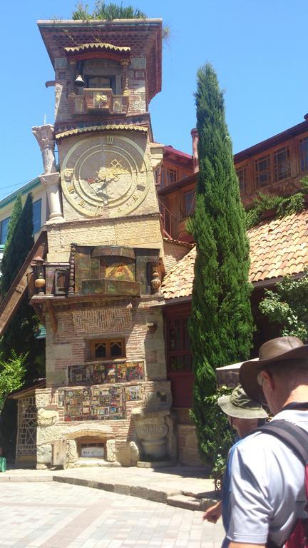 Guest House Madonna Tbilisi Exterior photo