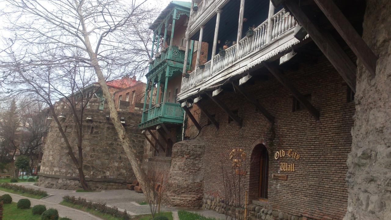 Guest House Madonna Tbilisi Exterior photo